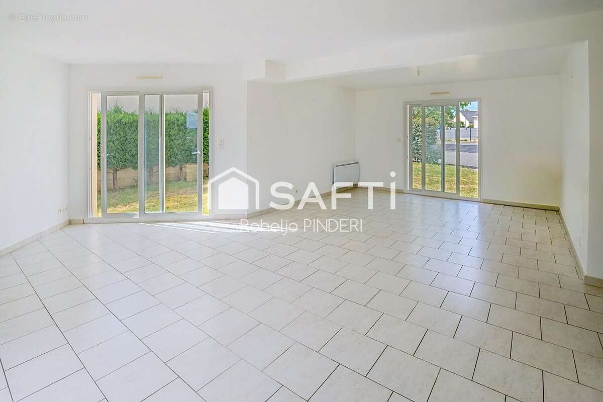 Maison 112 m² à Champ-Sur-Layon  - photo 6