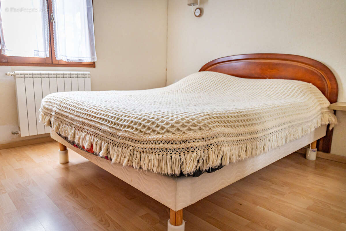 Maison à CAPOULET-ET-JUNAC