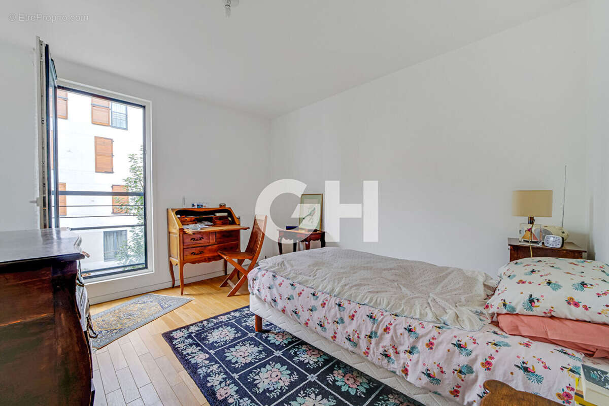 Appartement à PARIS-11E