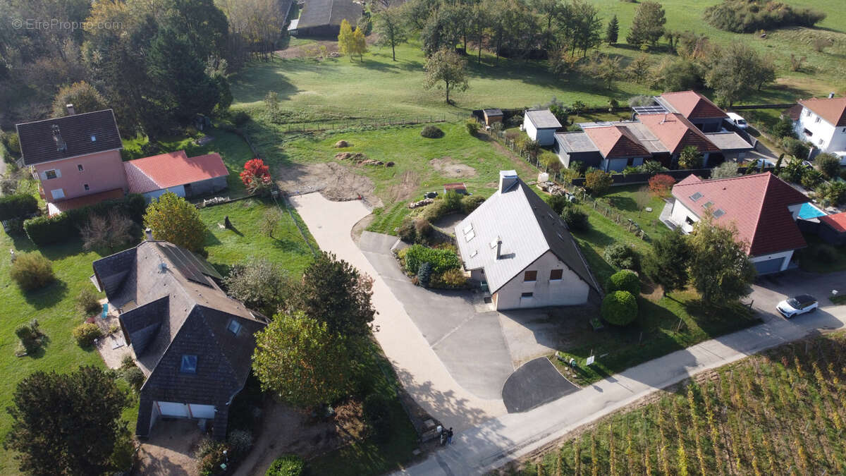 Terrain à LES MARCHES