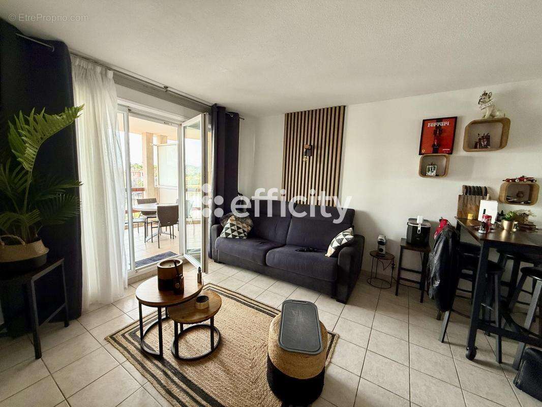 Appartement à MANDELIEU-LA-NAPOULE