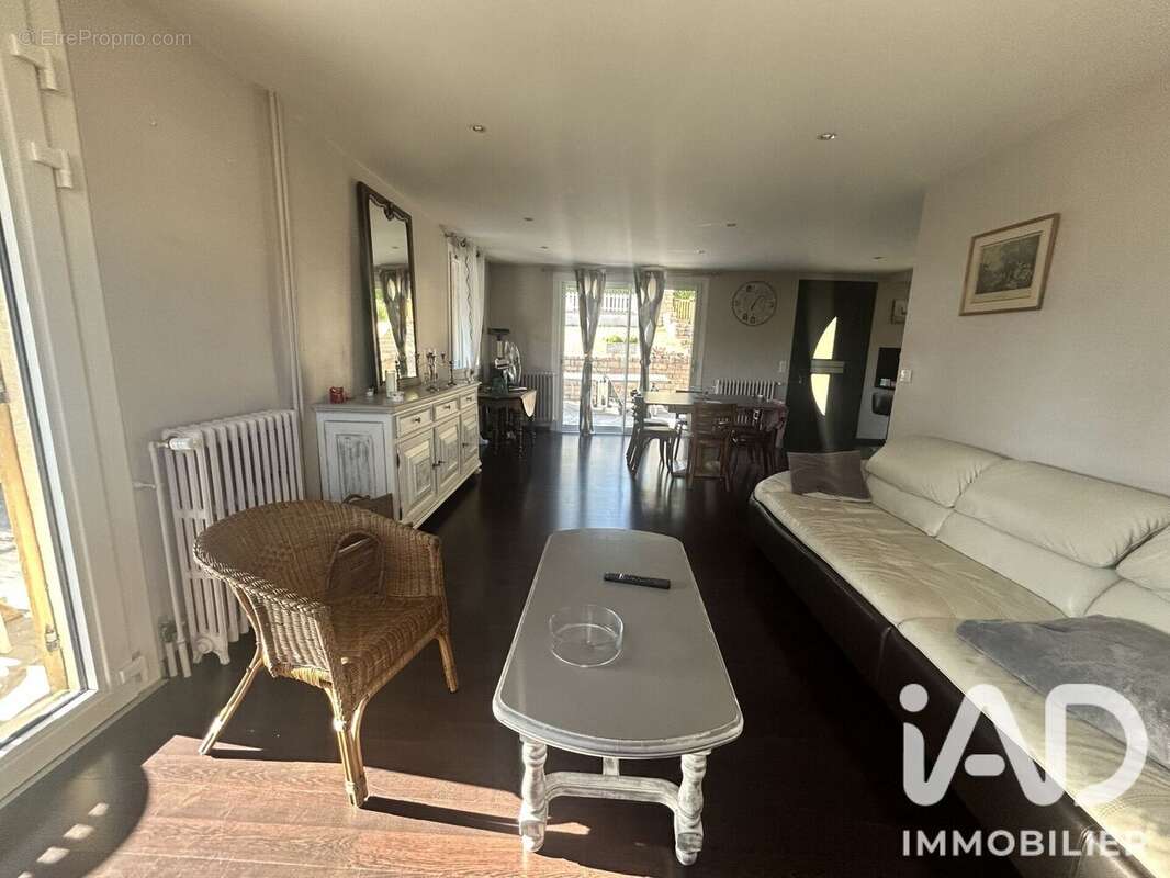 Maison 195 m² à Curgy  - photo 8