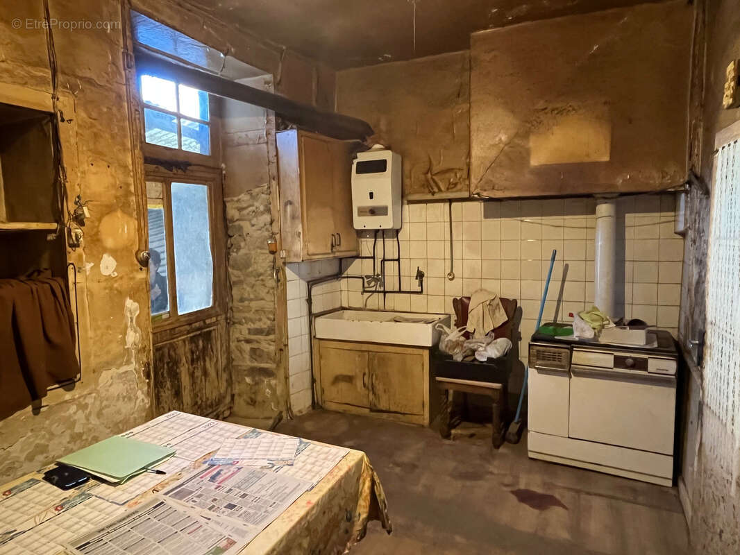 Maison à COUSSAC-BONNEVAL