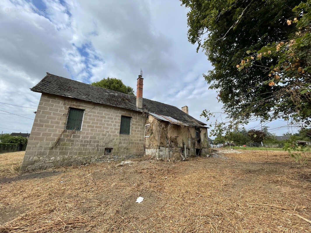 Maison à BRIGNAC-LA-PLAINE