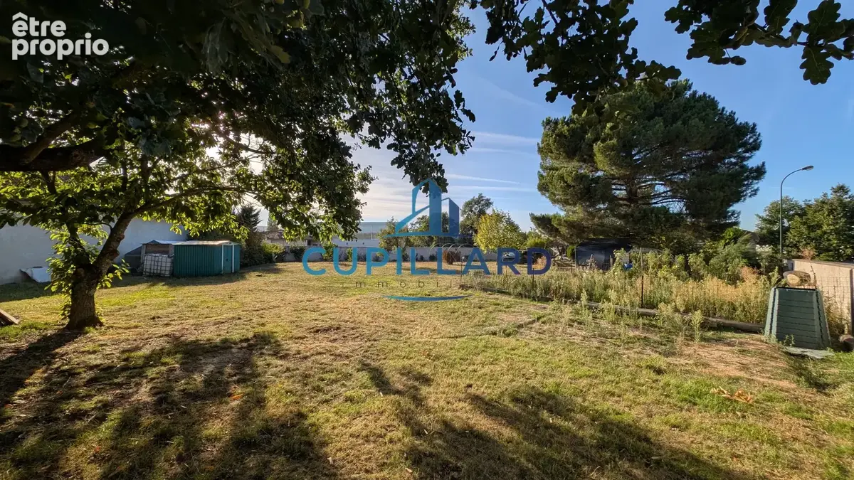 SAINT-GERMAIN-LESPINASSE - Parcelle de terrain constructible - photo 9