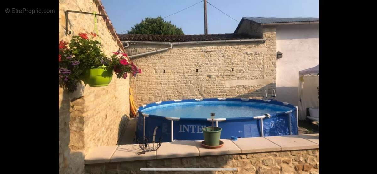 Maison à SAINT-FRAIGNE