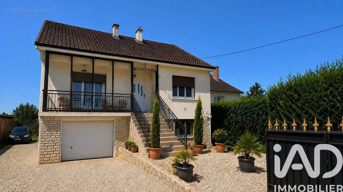 Photo 1 - Maison à ROMILLY-SUR-SEINE