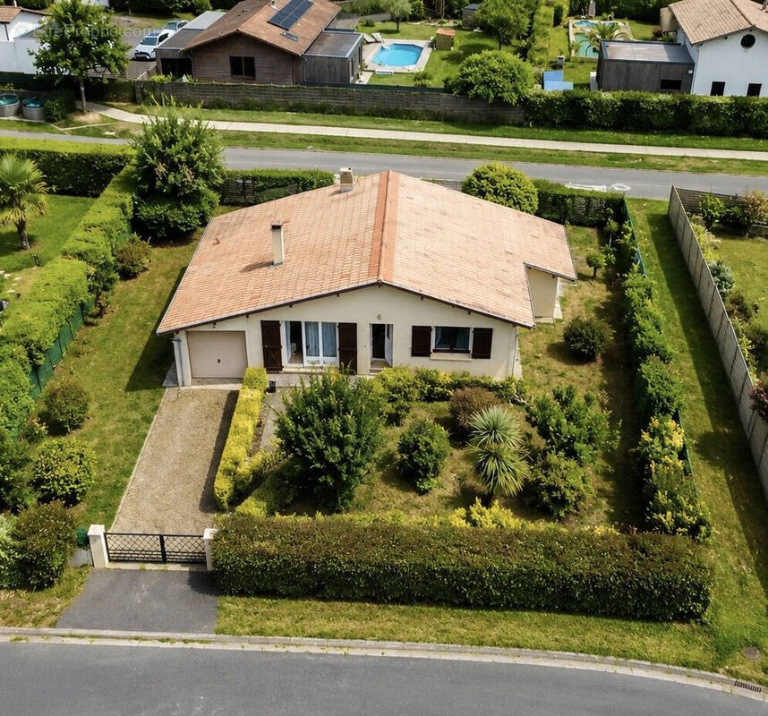 Maison à ANGRESSE