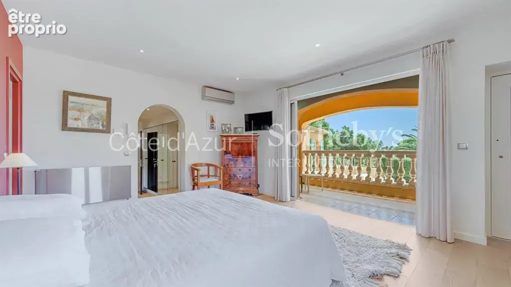 Élégante bastide de prestige avec vue panoramique sur la baie de Cavalaire-sur-Mer - photo 10
