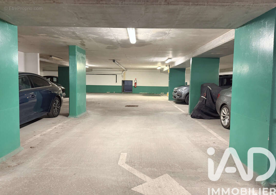 Photo 4 - Parking à LE CHESNAY