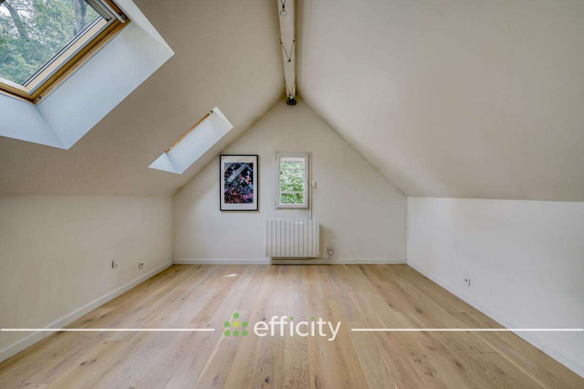 Maison à NEAUPHLE-LE-CHATEAU