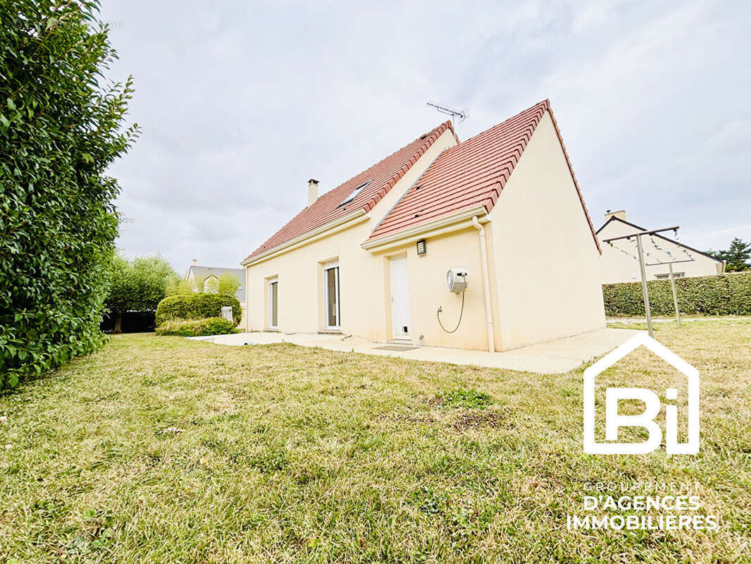 Maison à FEUGUEROLLES-BULLY