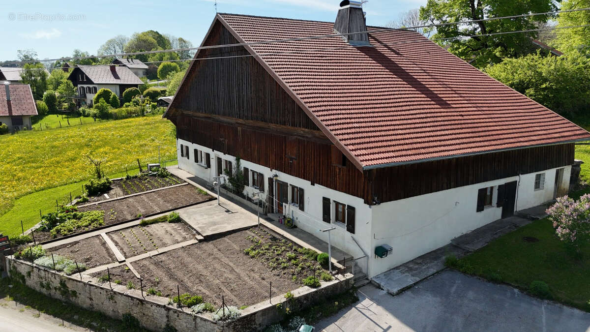 Maison à MORTEAU