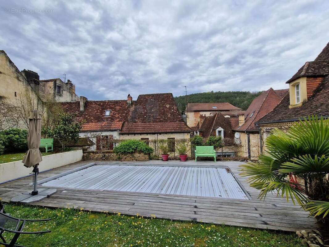 20250403121034 - Maison à LE BUGUE