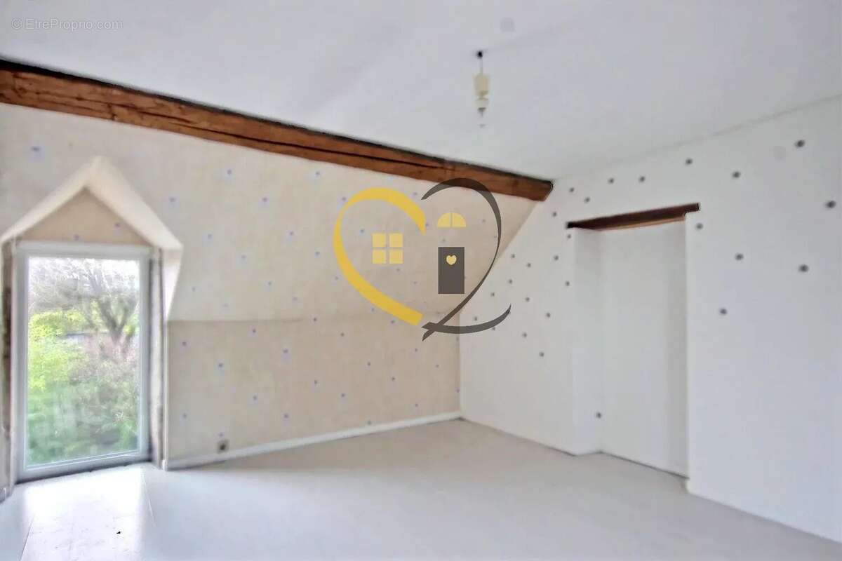 Maison à MEHUN-SUR-YEVRE