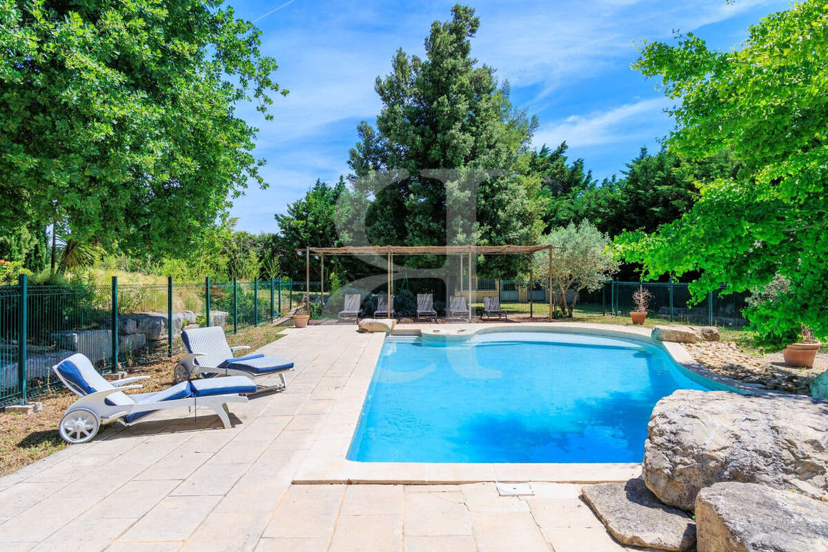 Maison à L'ISLE-SUR-LA-SORGUE