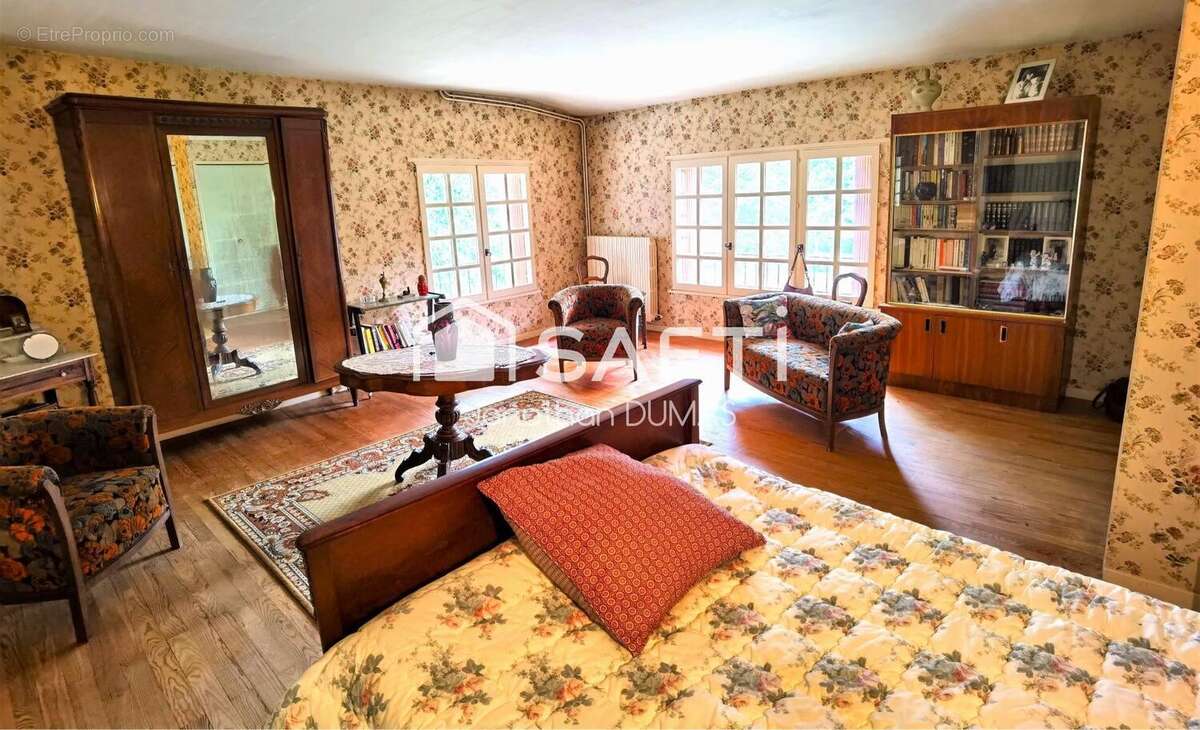 Maison 283 m² à Rieucros  - photo 5