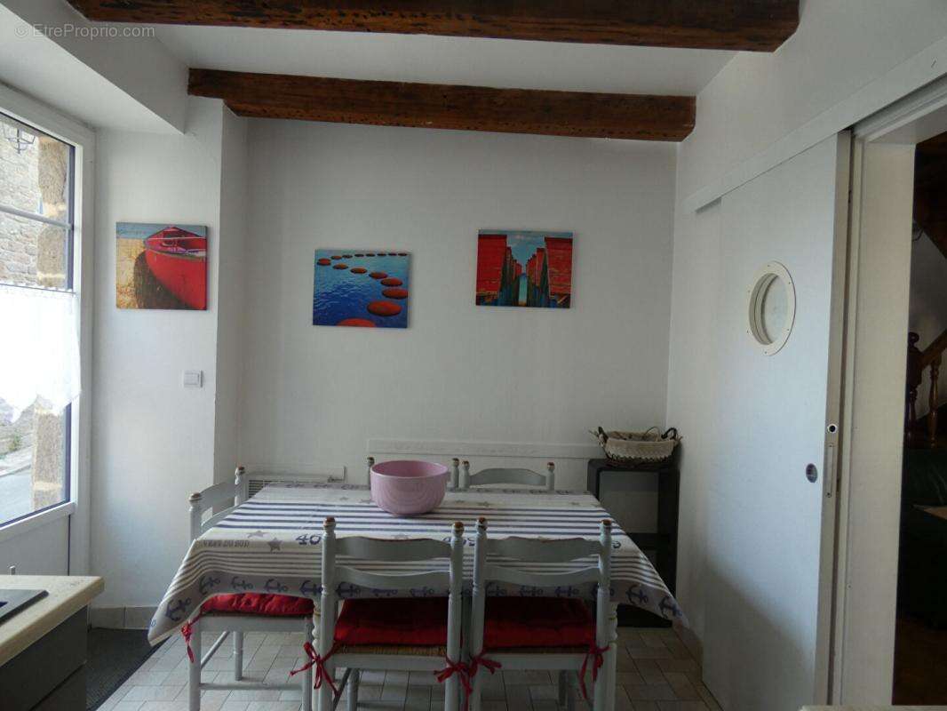 A CANCALE ! Maison en pierre en excellent état, 6 pièces, 5 chambres ! - photo 7