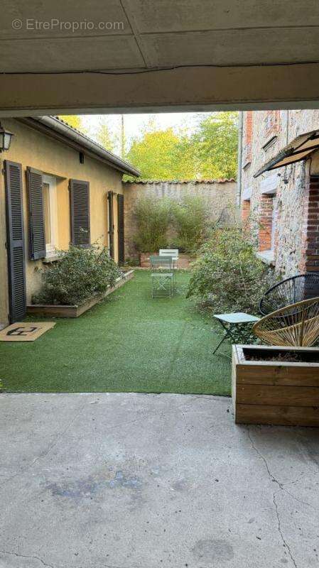 Maison 219 m² à Thiers  - photo 3