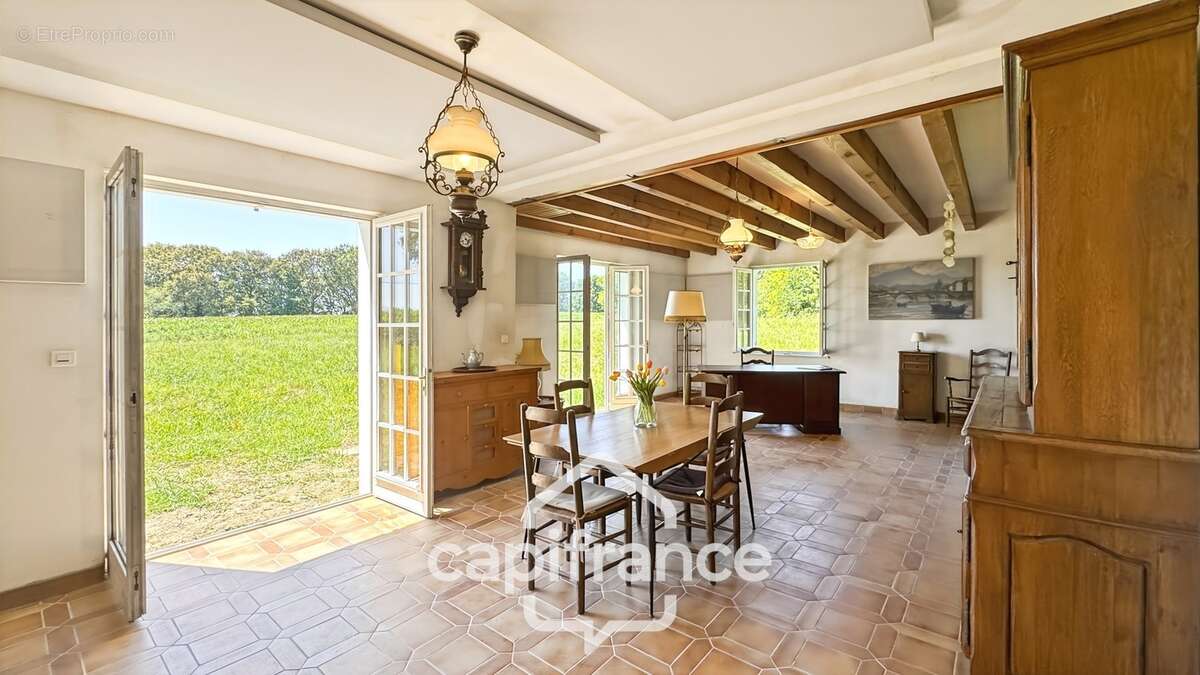 Maison de maître de caractère sur 6ha de terrain - photo 6