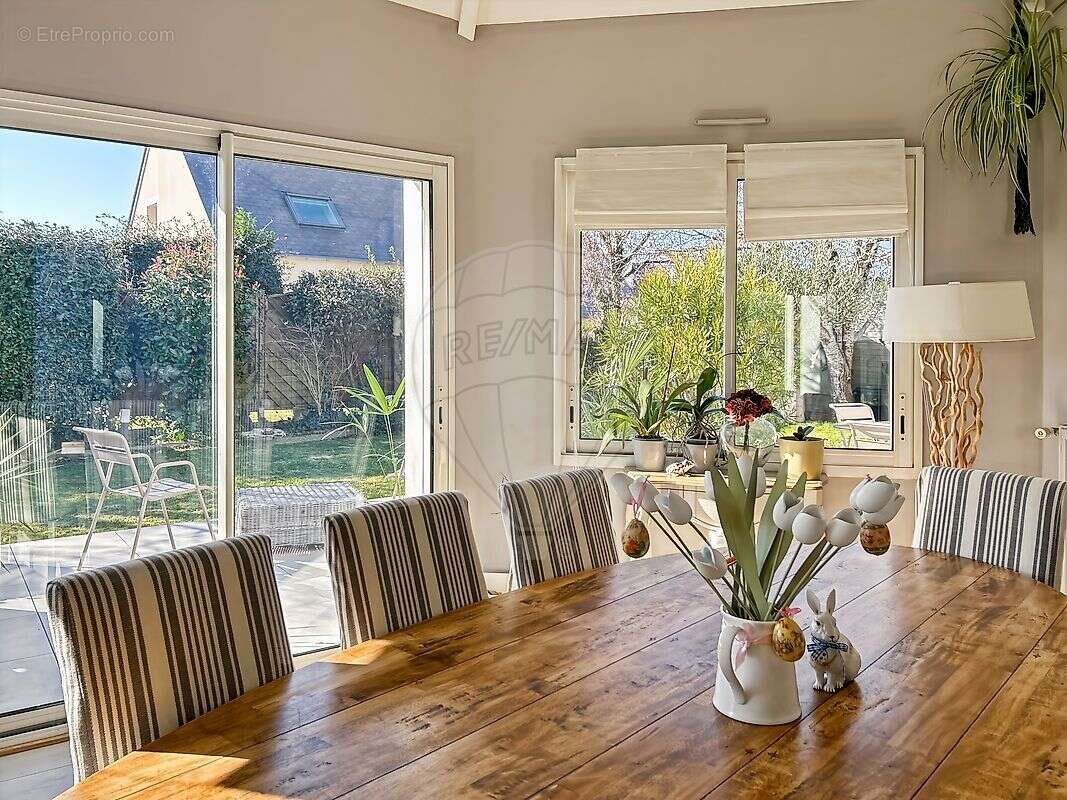 Maison à SAINTE-LUCE-SUR-LOIRE