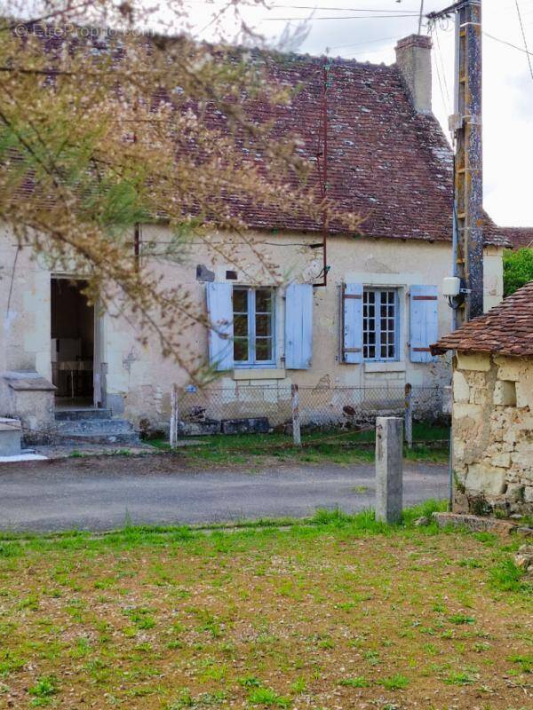 Maison à YZEURES-SUR-CREUSE