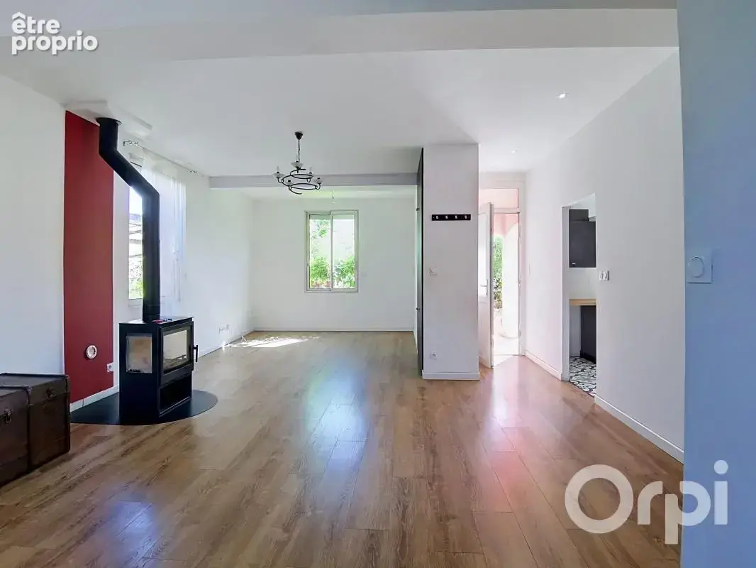 A vendre maison Type 4 de 91 m² de plain-pied rénovée sur un terrain de 508 m² – Secteur Valbertrand - photo 2