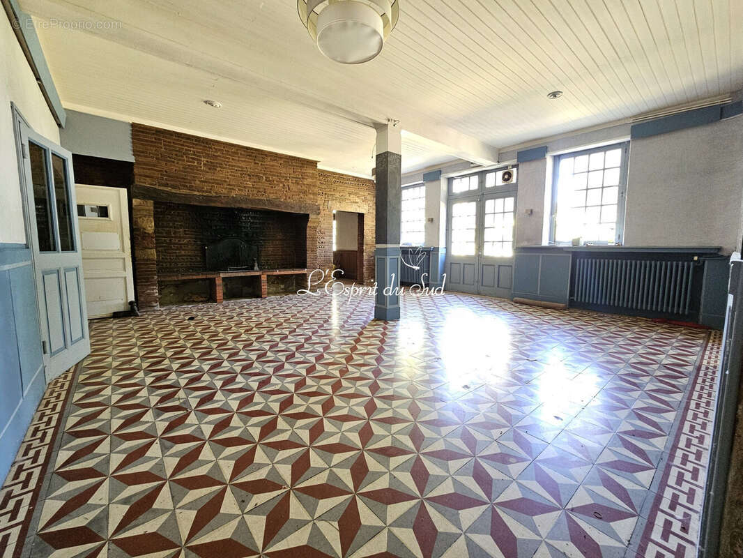 Appartement 728 m² à Saint-Sulpice  - photo 3