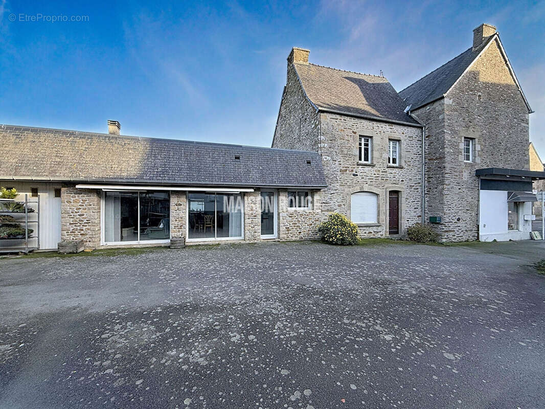 Maison à MATIGNON