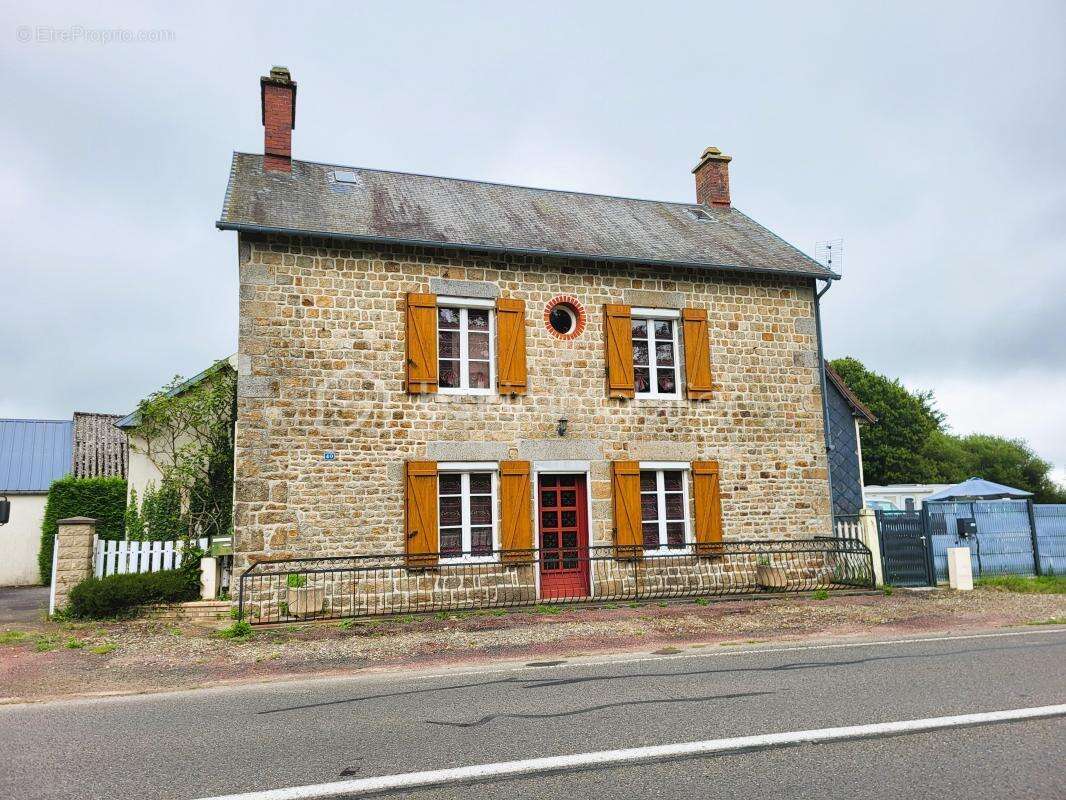 Maison à MORTAIN