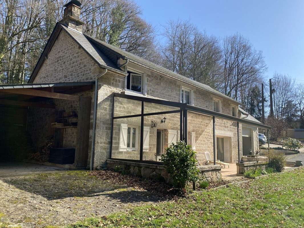 Maison à SAINT-HILAIRE-LES-COURBES
