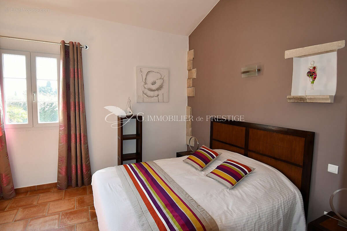 Maison à SAINT-PIERRE-DE-VASSOLS