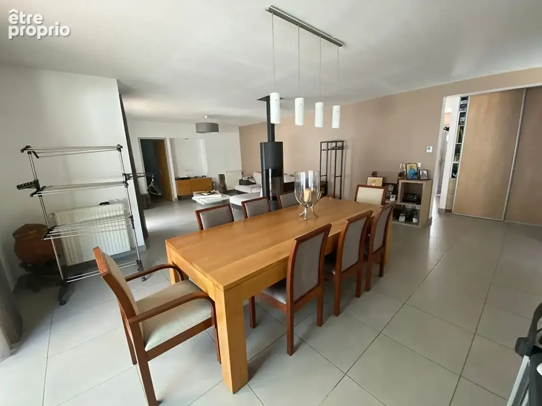 Une maison rare par ses volumes et sa configuration, à découvrir sans tarder à Lons. - photo 5
