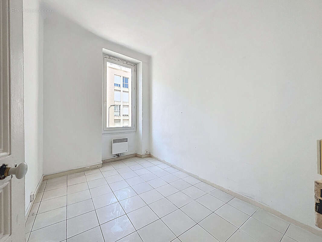 Appartement à MARSEILLE-6E