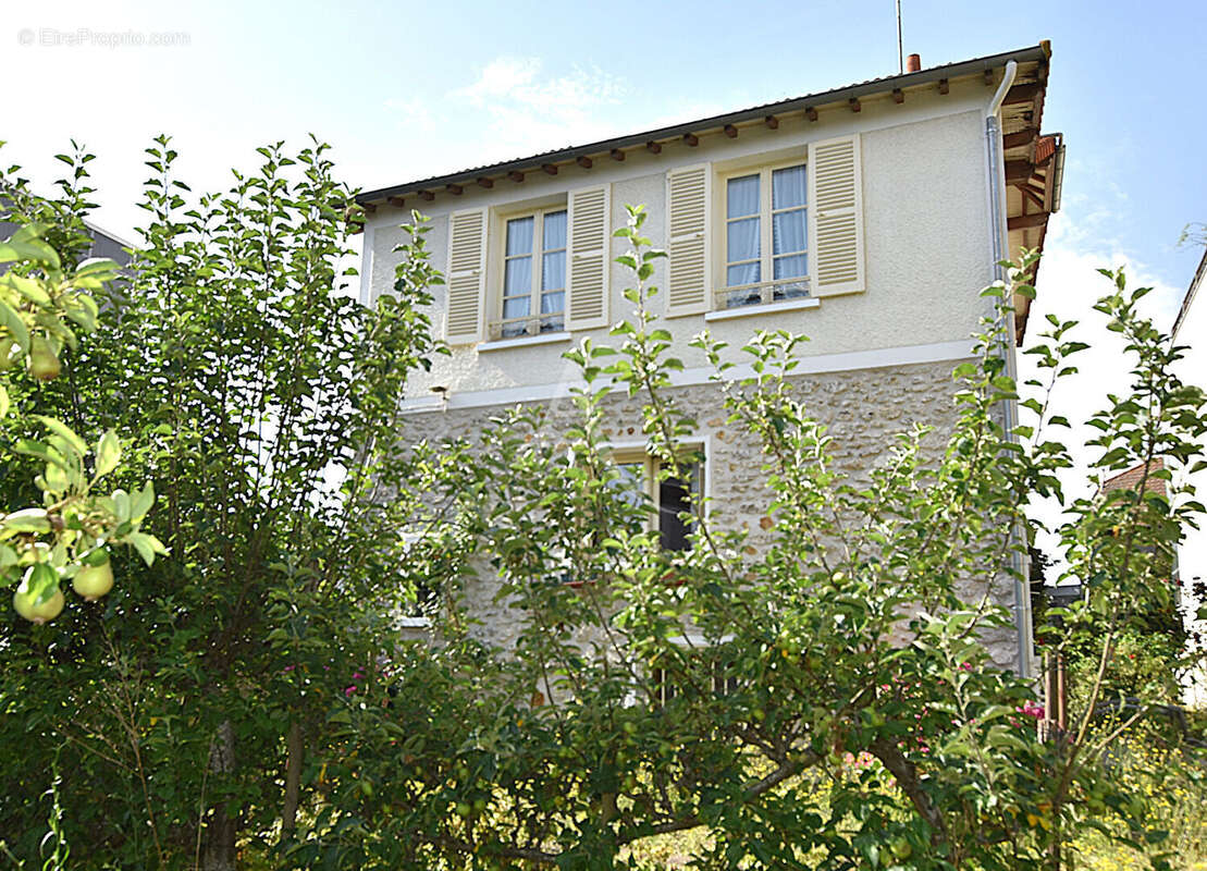 Maison à COMBS-LA-VILLE