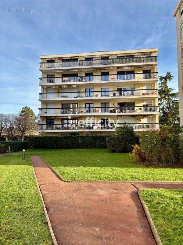 Appartement à RUEIL-MALMAISON