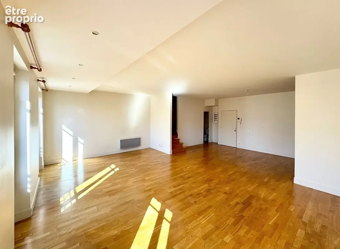 CLERMONT-FERRAND / Duplex coup de coeur à vendre de 112 m2 en centre-ville ! - photo 2