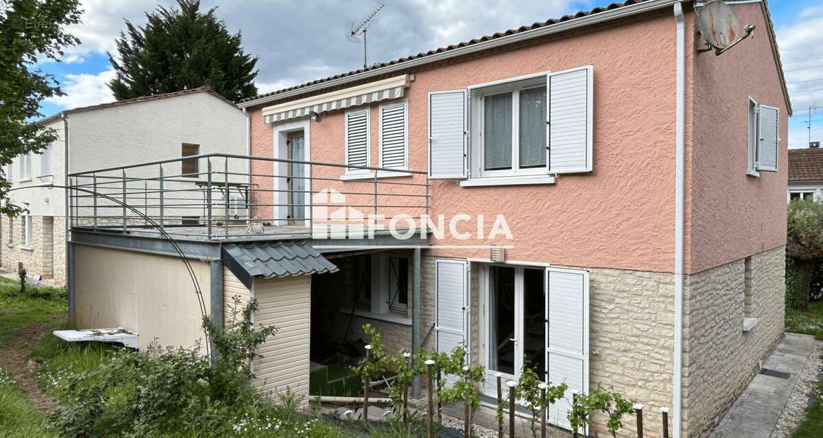 Maison à COULOUNIEIX-CHAMIERS