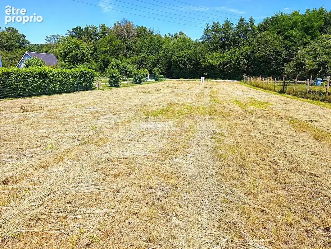 Terrain a bâtir de 600 m², sans vis-à-vis plat, clos d'un côté - photo 2