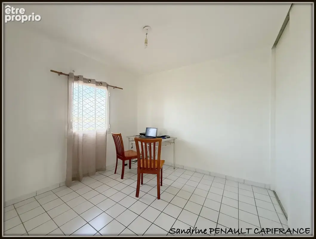 A vendre a kourou (guyane francaise) un bel appartement t4 de 77 m² en residence - au prix de 170 000 € - photo 9