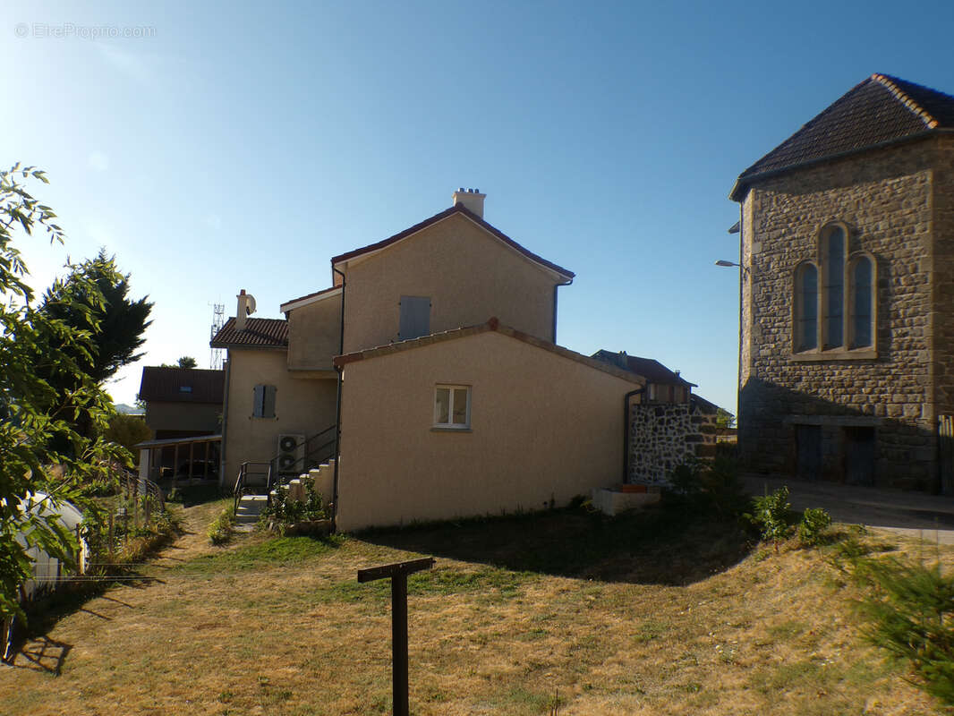 MAISON DE VILLAGE - 5 chambres de 167 m2 au coeur de Saint-Jeure-d'Andaure- Vue dégagée - photo 7