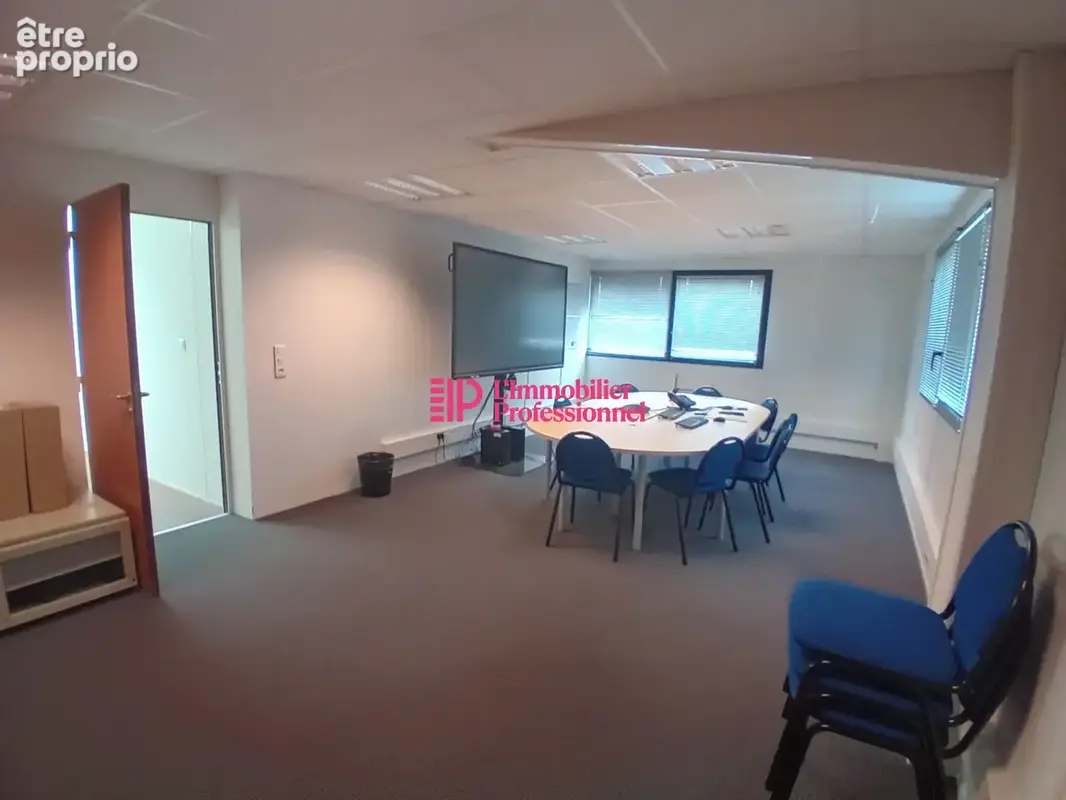 Commerce 620 m² à vendre à Quimper (29000) - photo 6