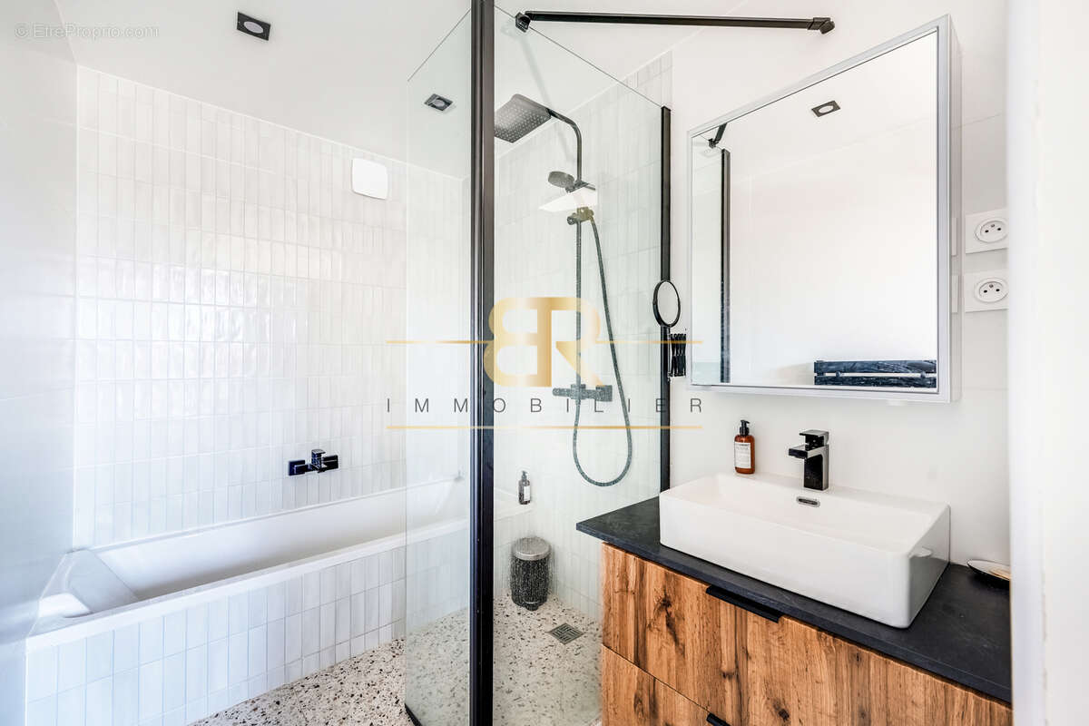 Refait à neuf / sans vis-à-vis  / fort potentiel locatif / pied-à-terre / premier achat - photo 12