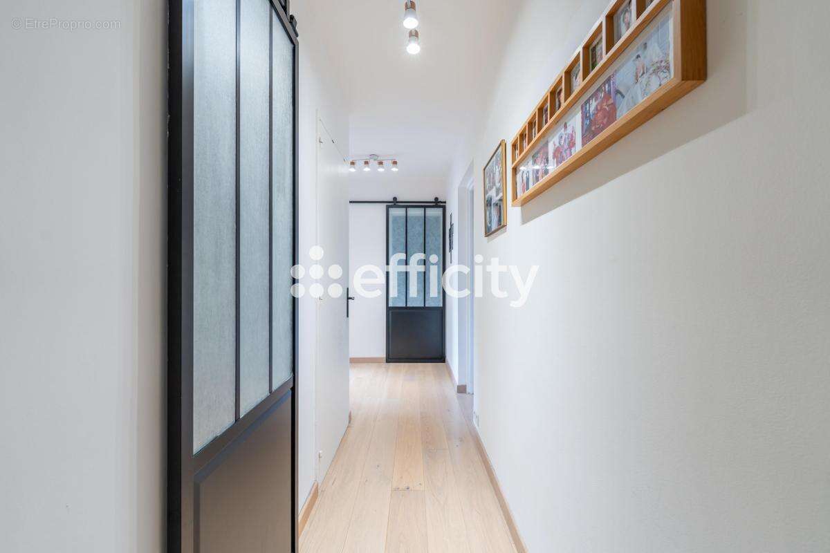 Appartement à VILLE-D'AVRAY