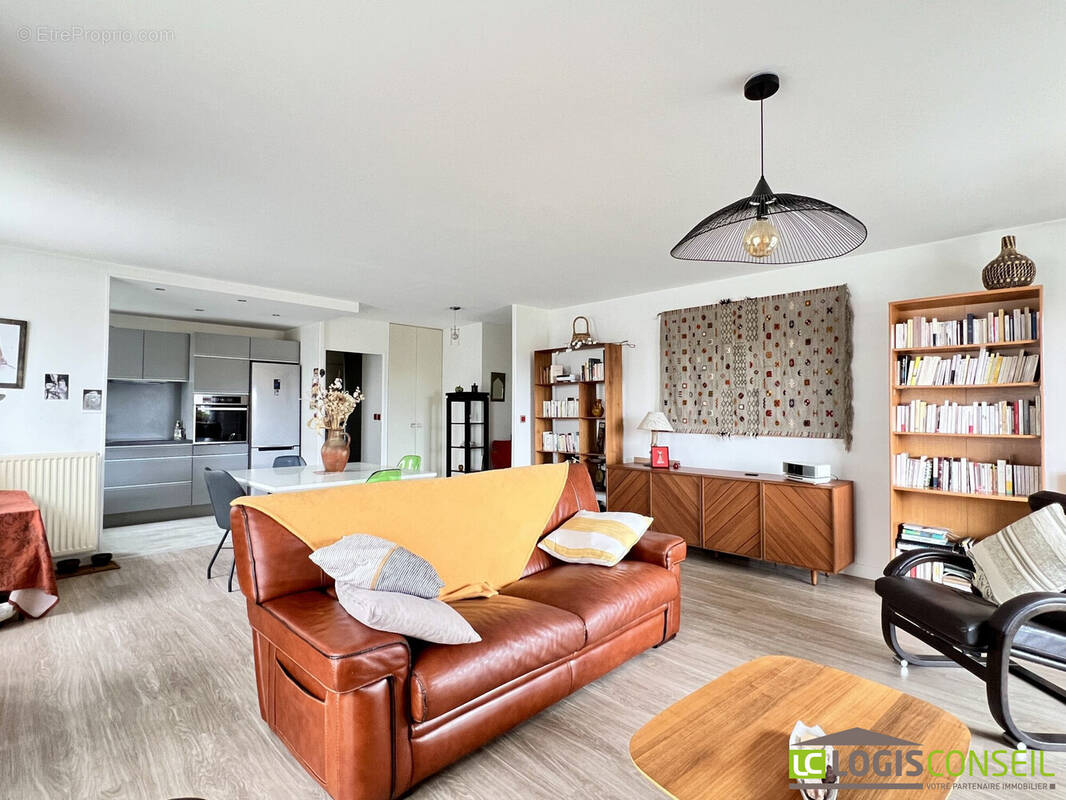 Appartement à FRESNES