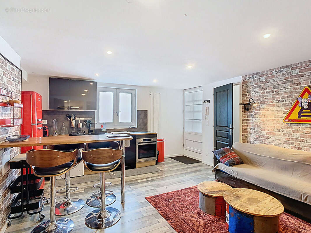 Tours Velpeau Appartement  T3 41.16 m2 rénové et meublé - photo 6