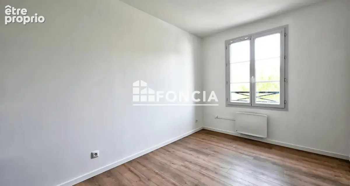 Découvrez cette agréable maison de 79 m² construite en 2004, située sur une parcelle de 182 m² au sein d’une résidence sécurisée - photo 6