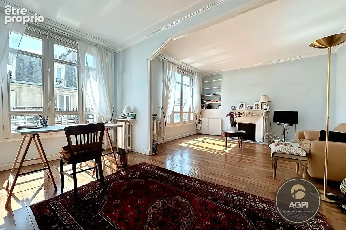 Appartement à PARIS-16E