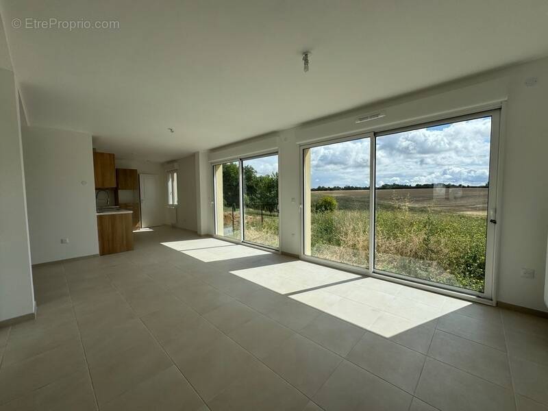 Maison à SAINT-SYMPHORIEN-LE-CHATEAU