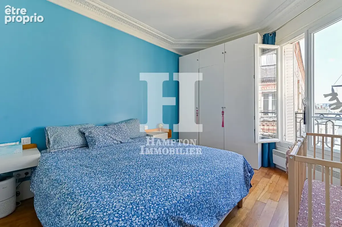 Exclusivité Batignolles ? 2 pièces lumineux avec une chambre indépendante, un débarras et une cave. - photo 5